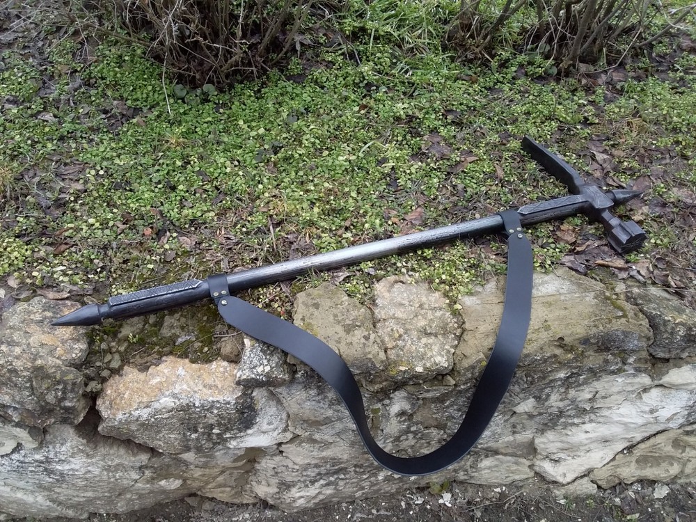 Dwarven hammer - pickaxe