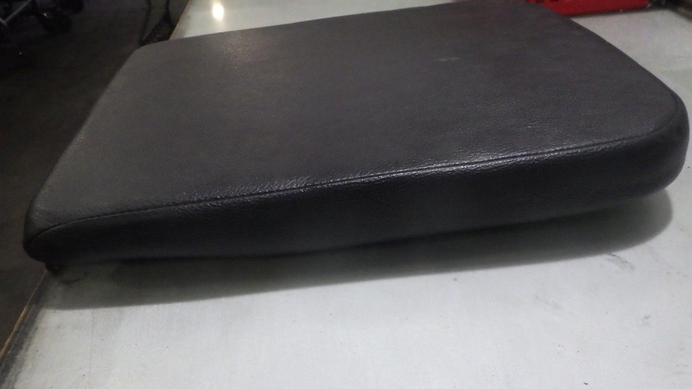 02 DODGE 1500 PICKUP CENTER CONSOLE ARMREST LID