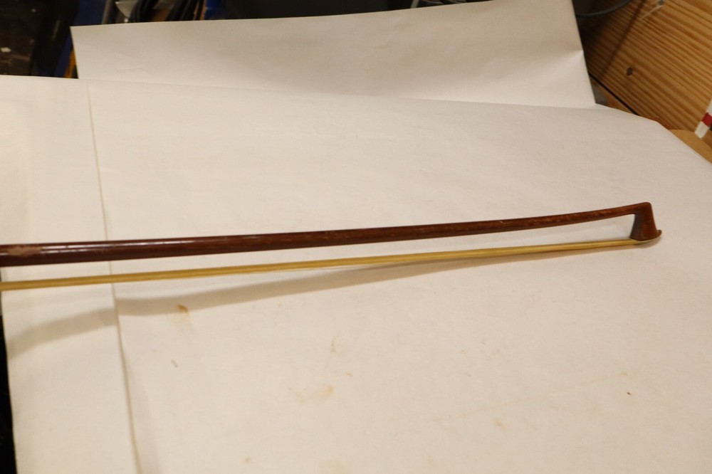 BAUSCH VIOLIN BOW 29"