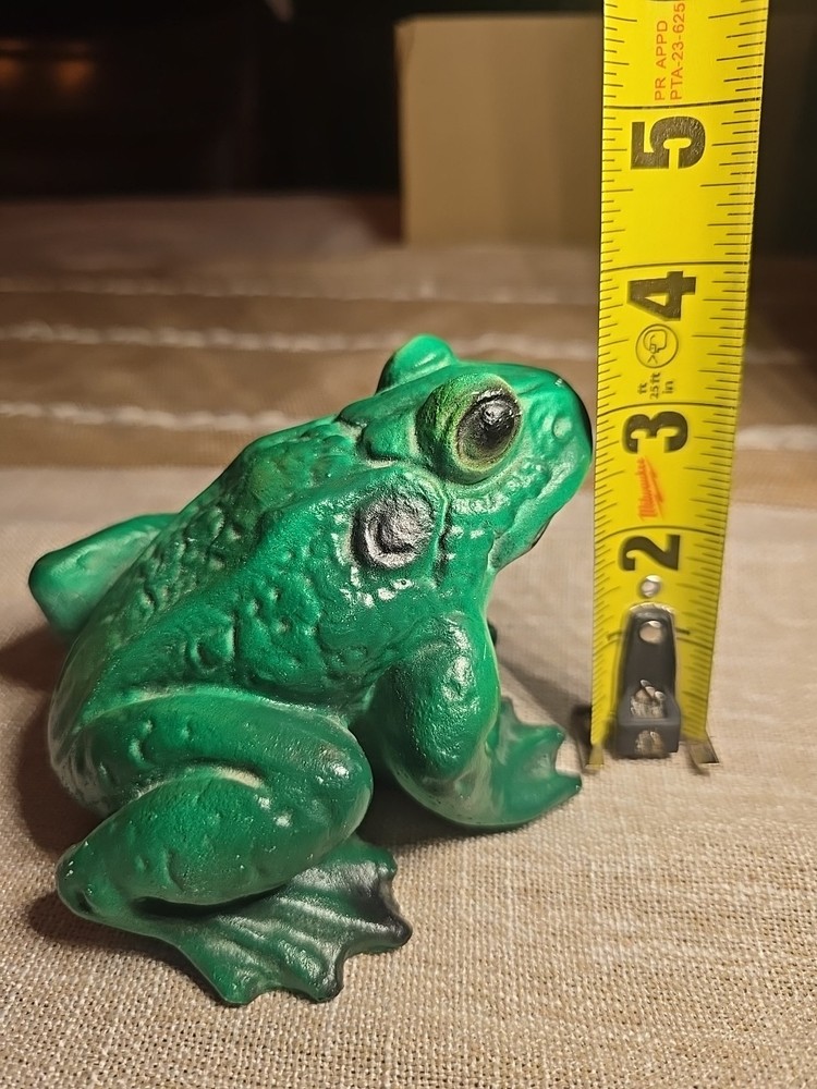 Vintage Heavy Frog Concrete