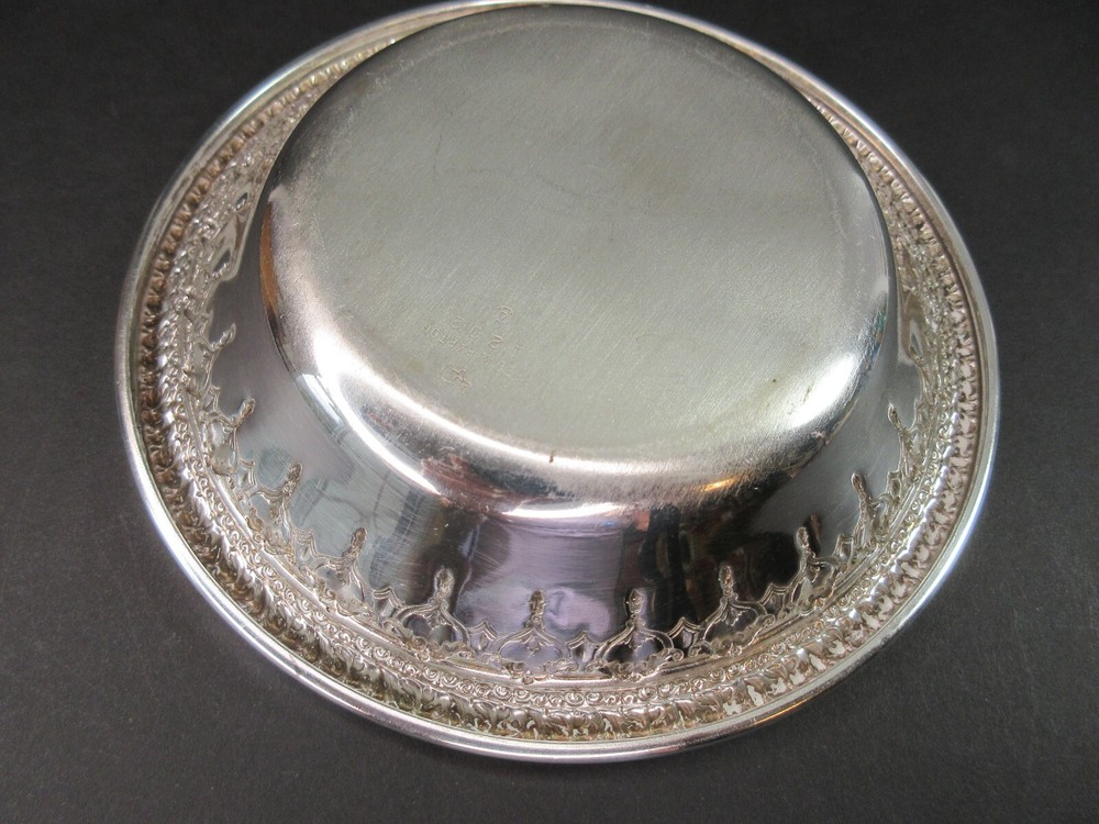 Vintage Reed & Barton #1202 Round Silverplate 6.5” Candy Dish
