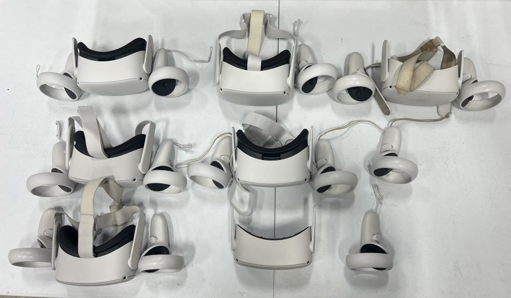 Meta Quest 2, Quest 2 Left Controller - Lot of 9