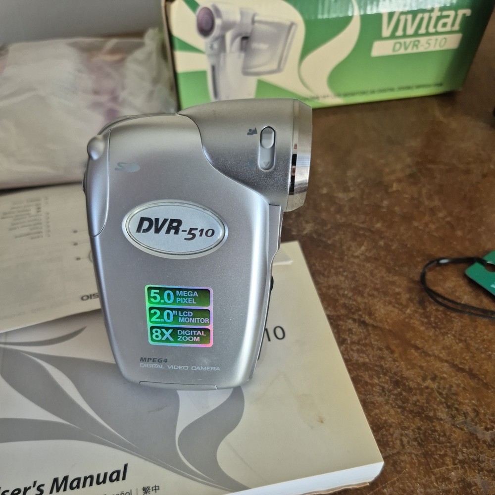 VIVITAR DVR-510 MPEG 4 DIGITAL VIDEO CAMERA boxed untested