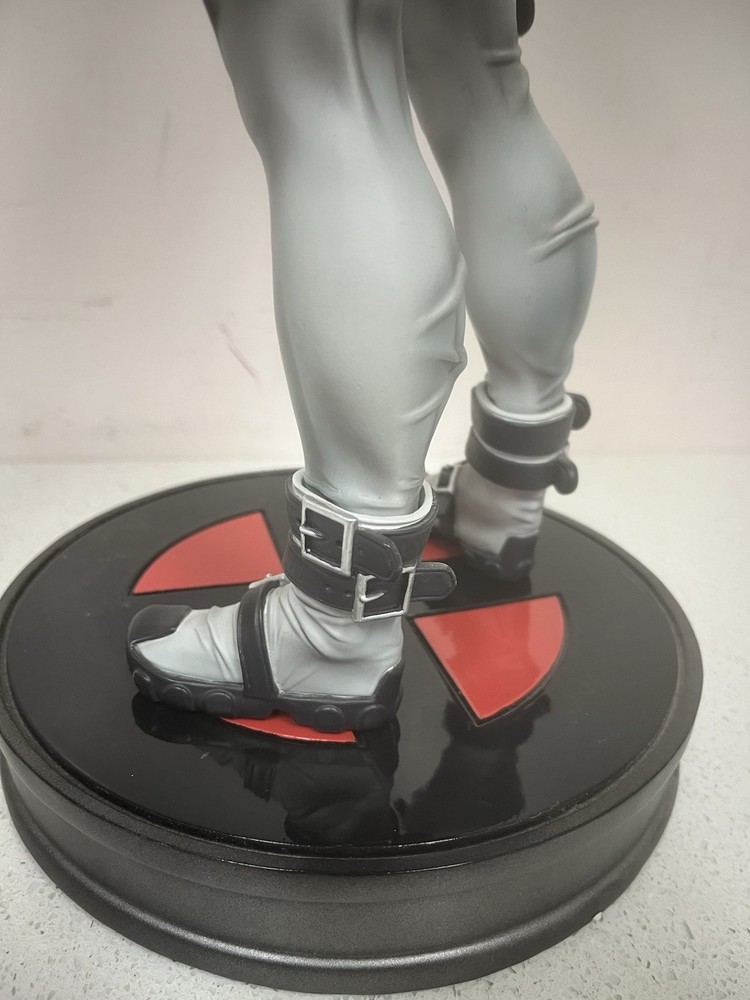Sideshow DEADPOOL X-FORCE Edition Premium Format Figure Used Condition Pls Read