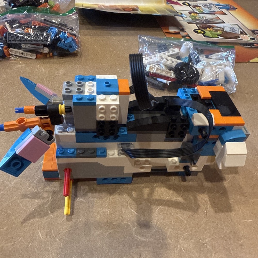 LEGO Boost Creative Toolbox (17101) Coding STEM Learning Toy Complete Sealed Bag