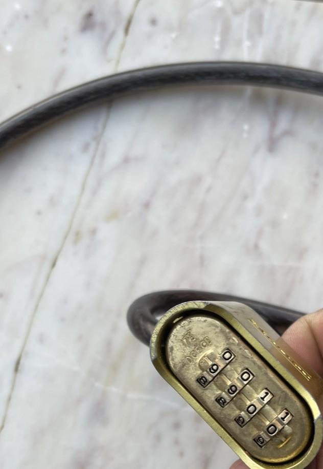 Cable and combination lock 5ft for bicycle Excellent condition