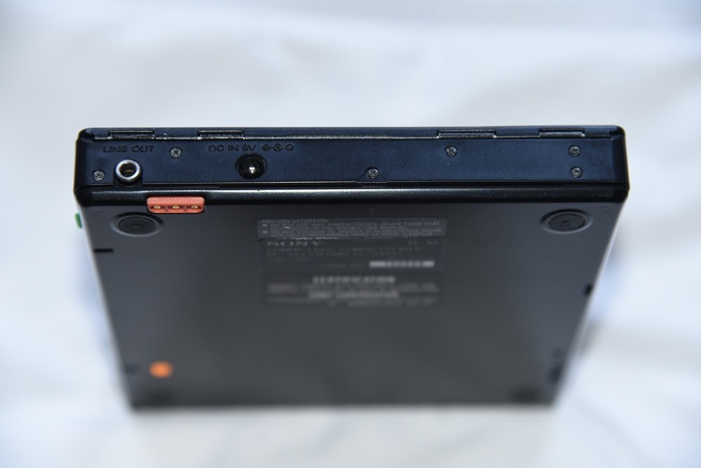 Sony D-10 Discman Personal CD Player Working