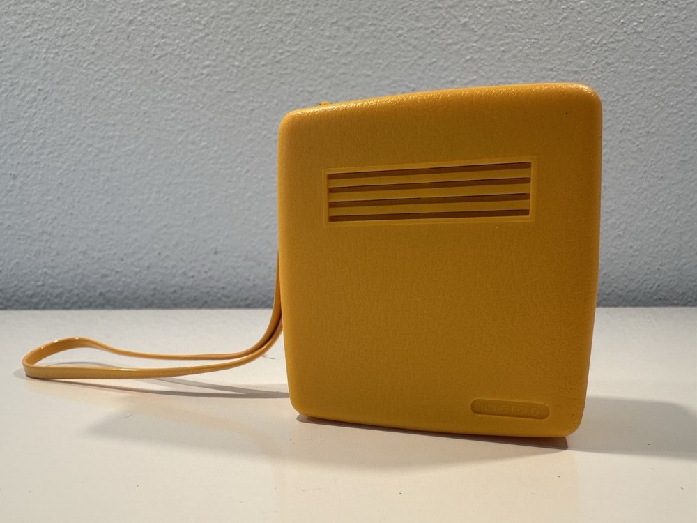 VINTAGE *NEW* MUSTANG AM Micro Solid State Transistor Radio