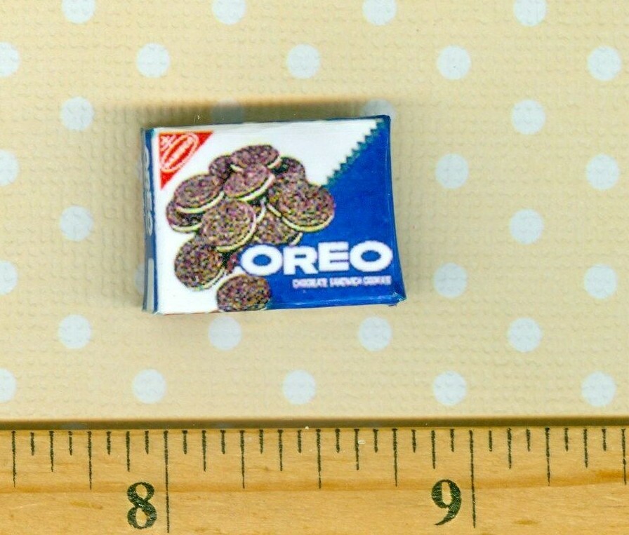 Dollhouse Miniature size Chocolate Cookie Sandwich Box
