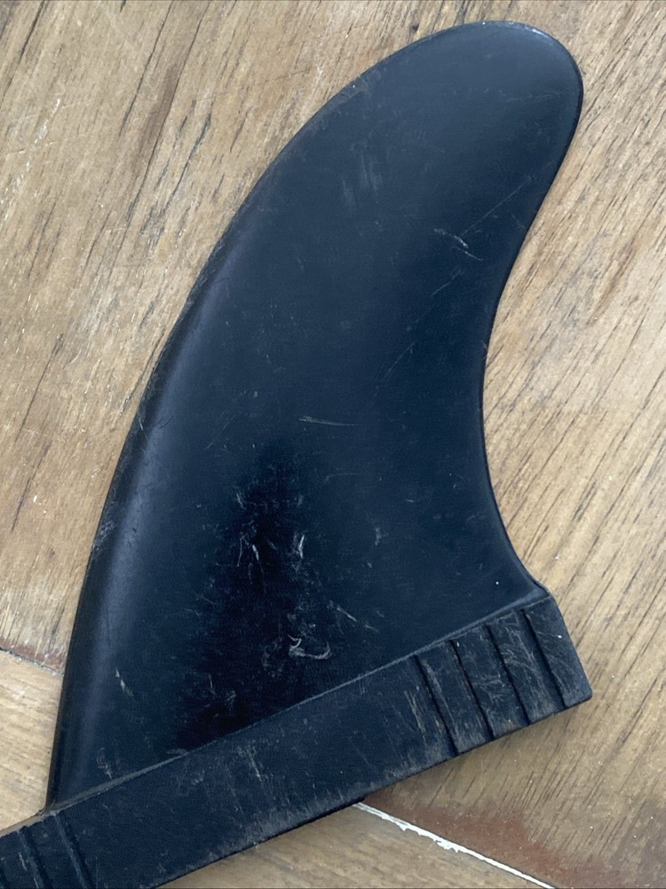 O’fisl’l Surfboard Fin Left Side