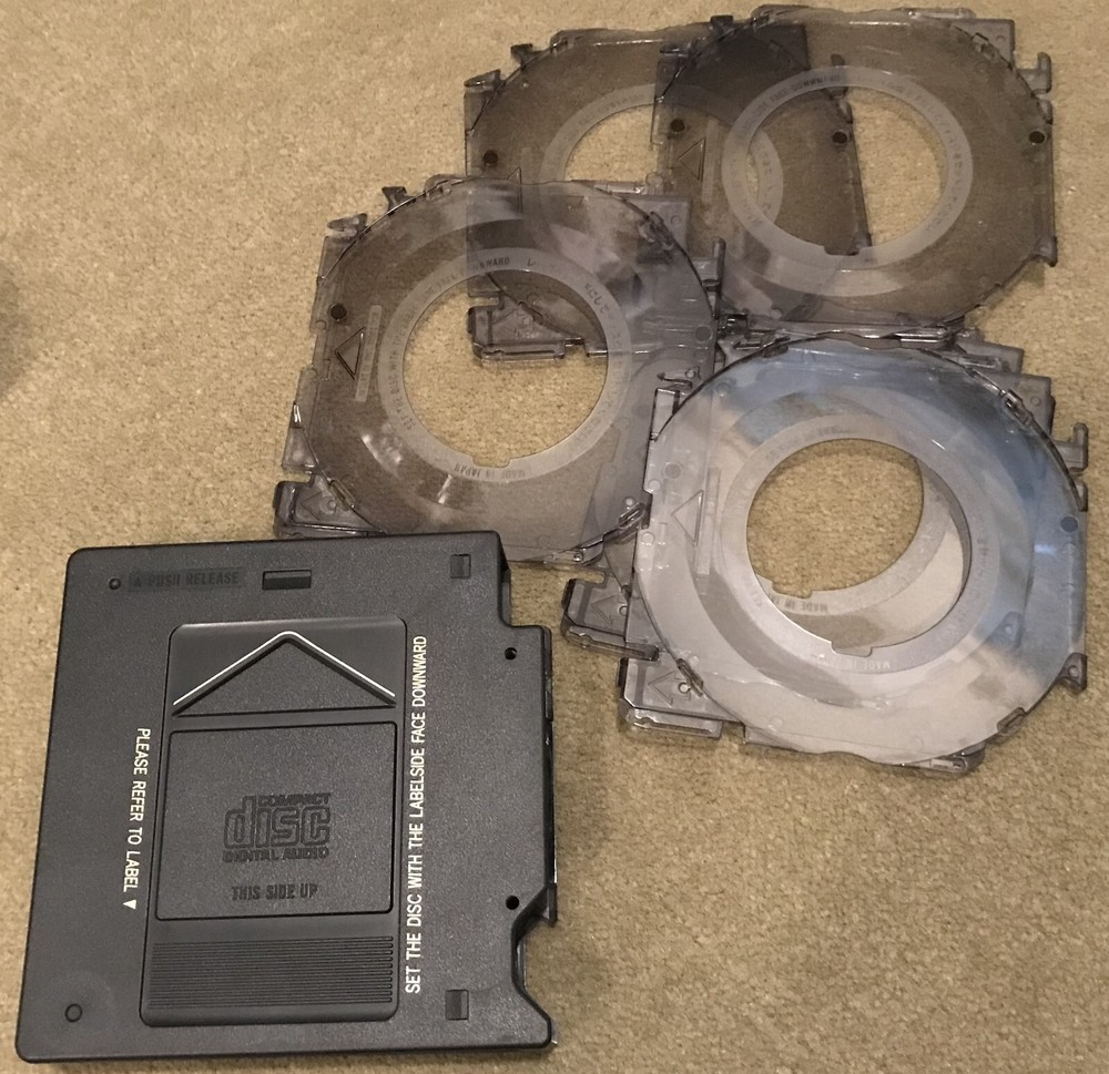 COMPACT DISC DIGITAL AUDIO LEXUS MULTI-CD PLAY CRW1342-B OEM