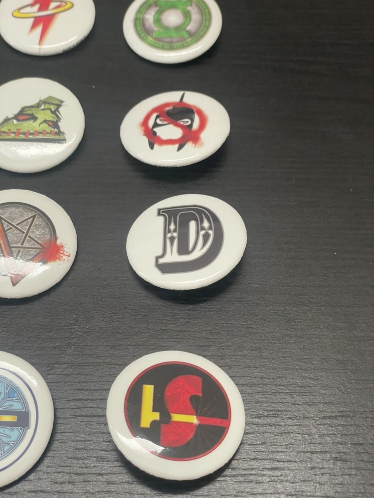 DC FLASHPOINT Promo Pins/Buttons ~ COMPLETE SET of 16 ~