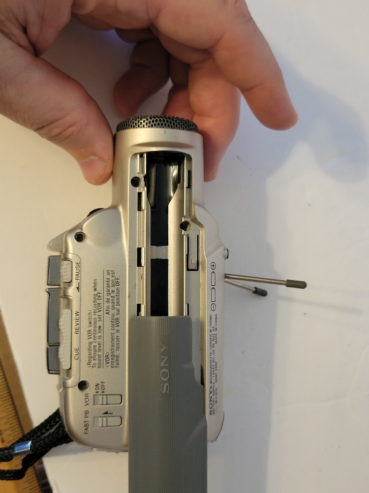 Sony Clear Voice Mic'n Micro M-100MC Micro Cassette Recorder (READ DESCRIPTION)