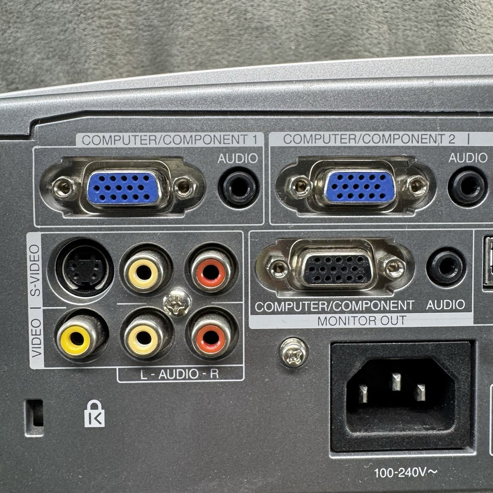 Sharp XG-C330X 3LCD Projector 3300 ANSI With Remote