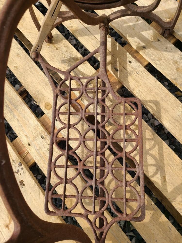 Antique Standard Cast Iron Legs Short Base Treadle Sewing Machine Table Base