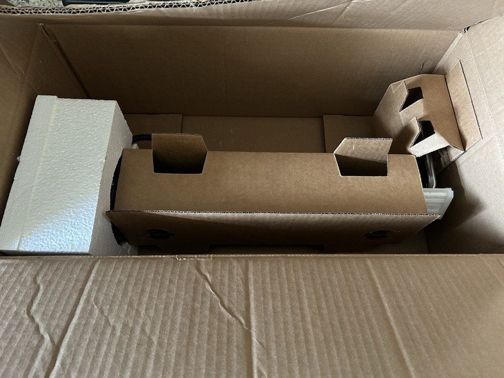 Genuine Freightliner DEF Header/Sending Unit