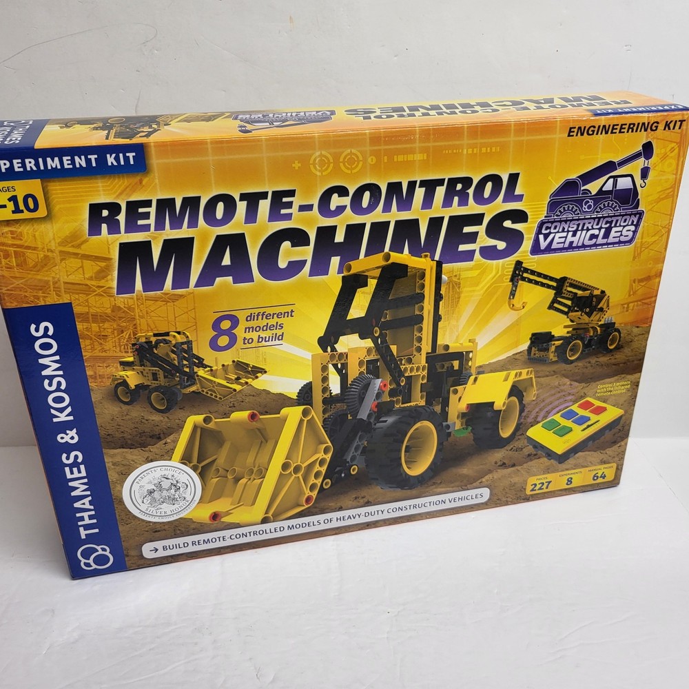 Thames & Kosmos Remote Control Construction Vehicles – 8 Models, 227 Pieces