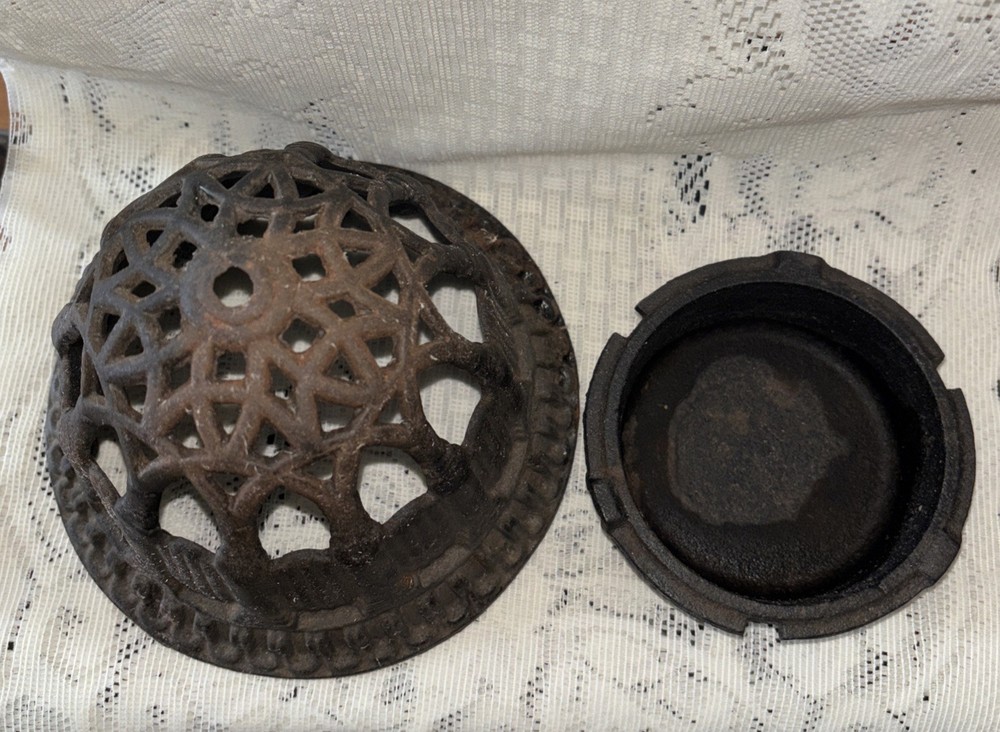 Vintage Cast Iron Yarn Ball Holder