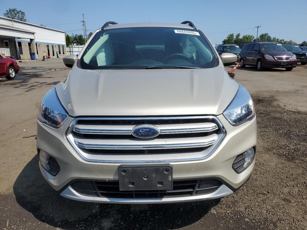 Used Headrest fits: 2018 Ford Escape Grade A