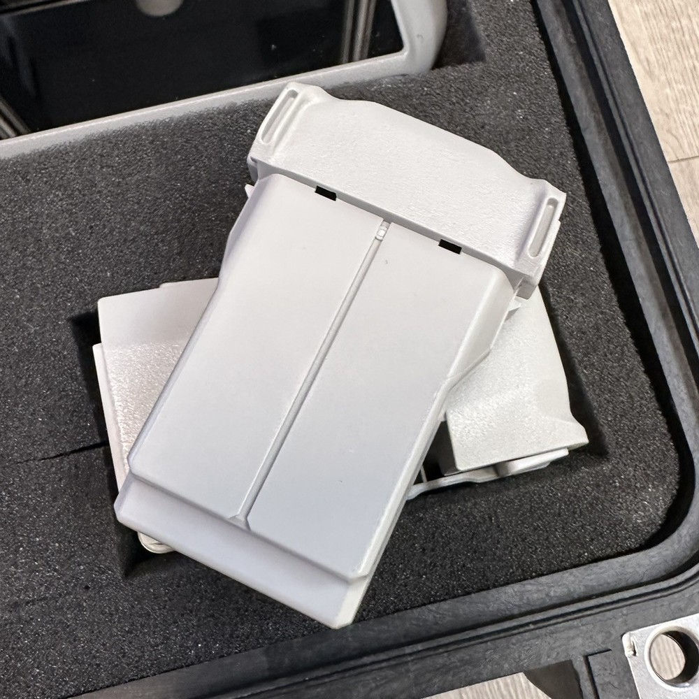 DJI Mini 4 Pro Drone Fly More Bundle with RC 2 Controller Screen Kit (PAP007755)