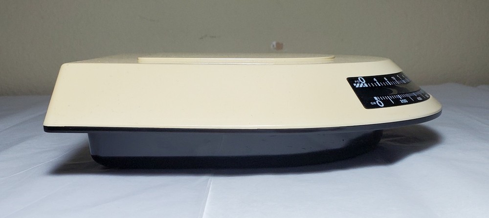 Guzzini Lady B Kitchen Scale - Designer 80s Vintage