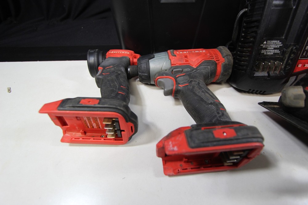 CRAFTSMAN POWER TOOL SET, 6 PC 20V RED WITH HART BOX(01OL26CA)