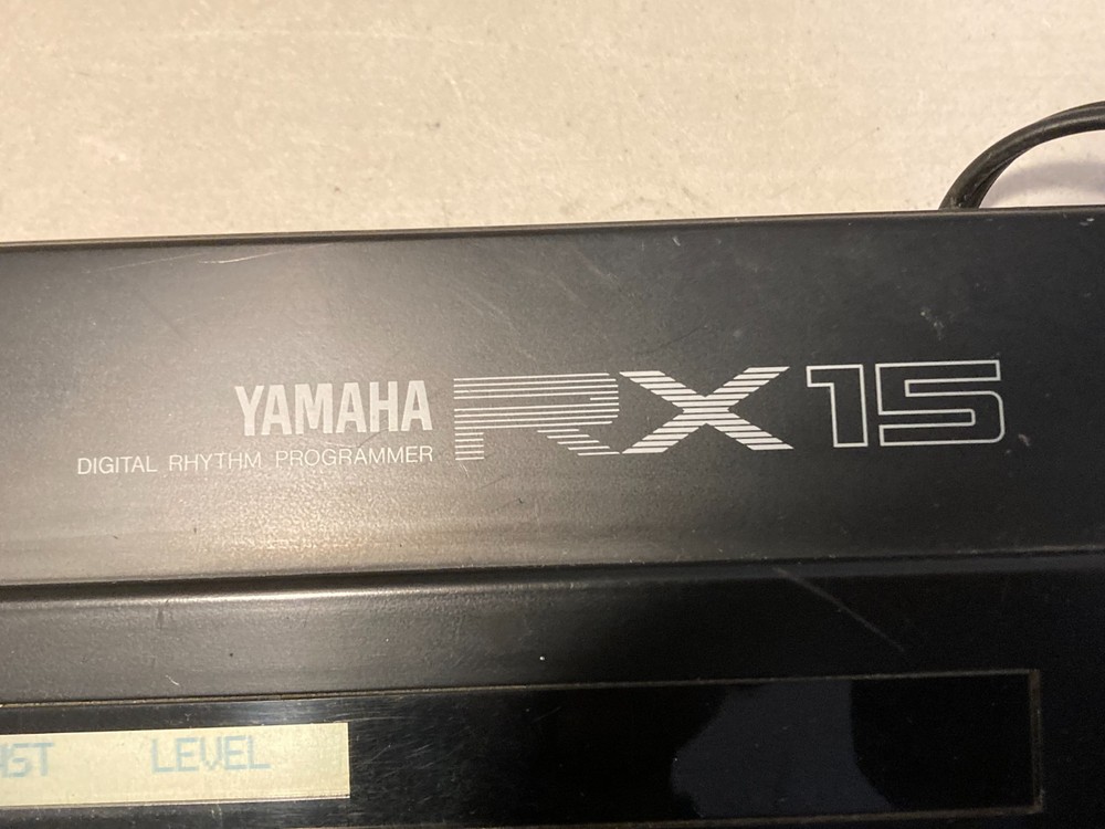 YAMAHA RX15 Digital Rhythm Programmer Drum Machine