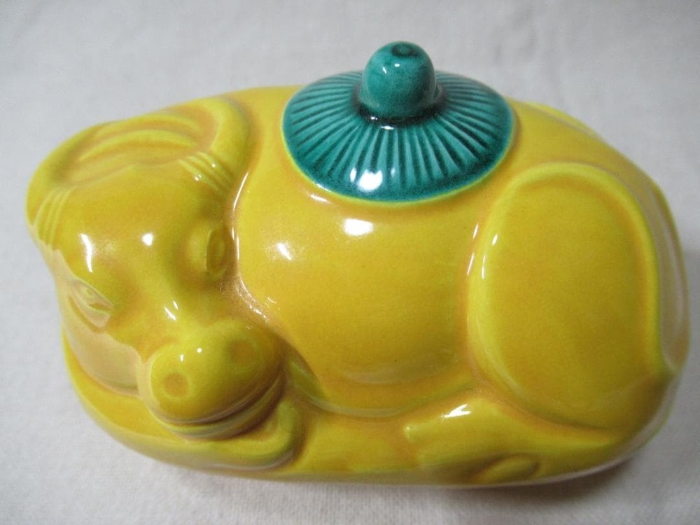Japanese Ceramic Incense Container Rustic Motif Traditional Display Decor