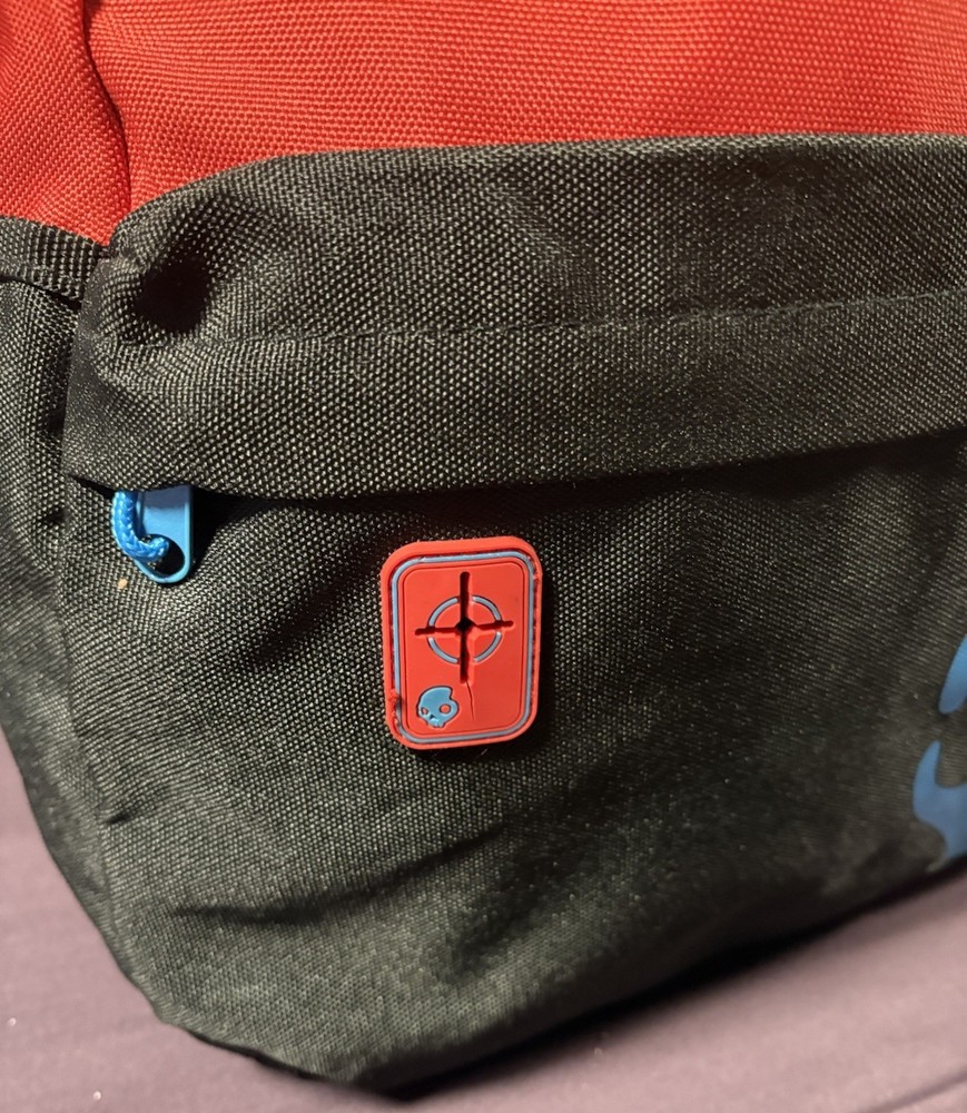 SKULLCANDY Skateboard Style School Big Student Backpack MULTICOLORED Black Red