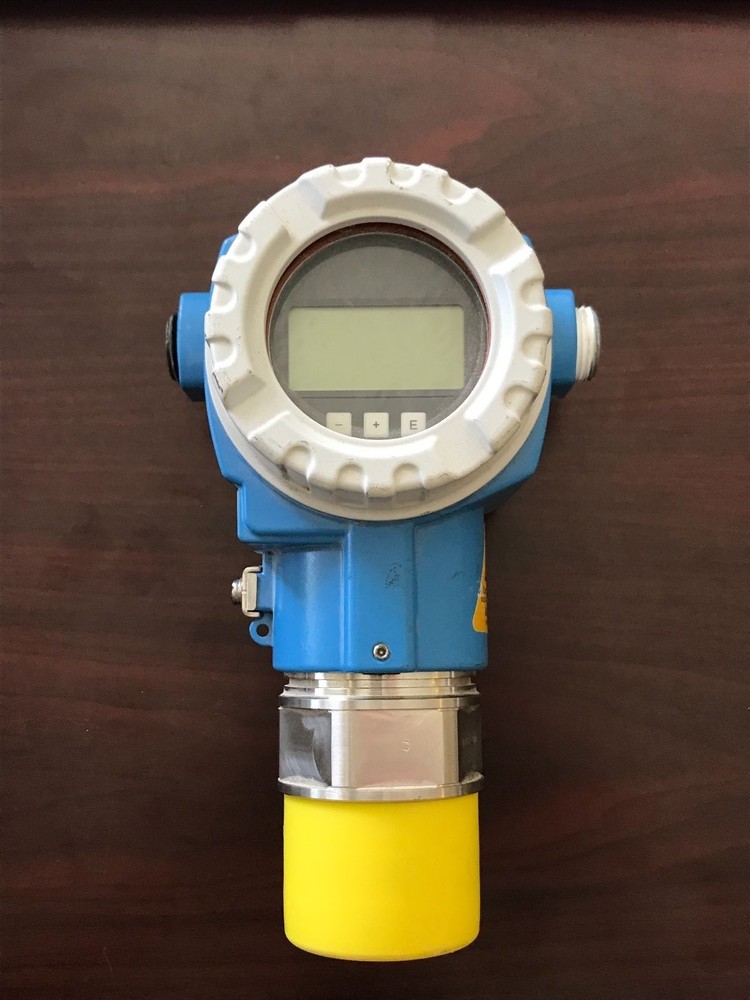 Endress + Hauser Deltapilot S FMB70-4J16/1H8 Level Sensor