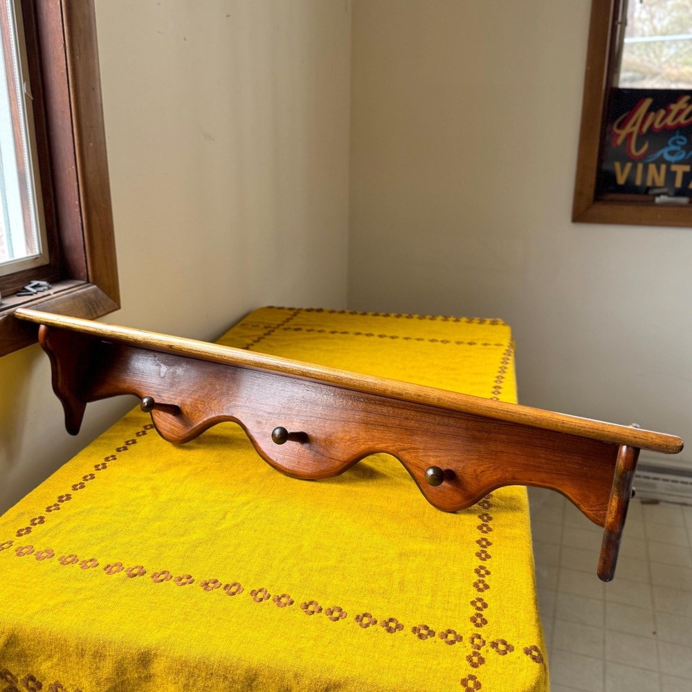 Vintage Scalloped Shaker Peg Rack - 34”