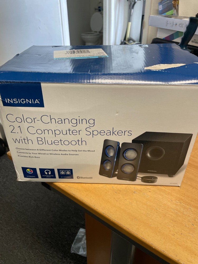 Insignia 2.1 Bluetooth LEDLighted Speaker System Desktop Book shelf PC Computer