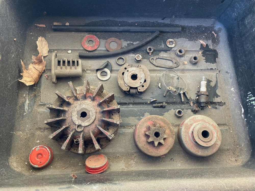 Vintage Tecumseh Chainsaw (Rebuilder!! Has Compression)