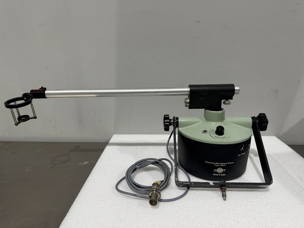 Bruel & Kjaer (B&K) 3923 Rotating Microphone Boom