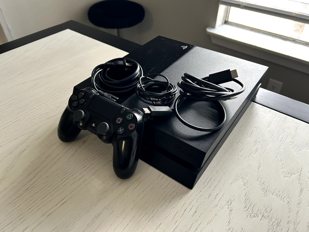 PlayStation 4, comes with controller and all cables. fully functional!!