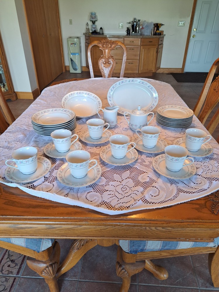 Dynasty Fine China Vintage Rapture Pattern Dinnerware 36 Piece Grouping