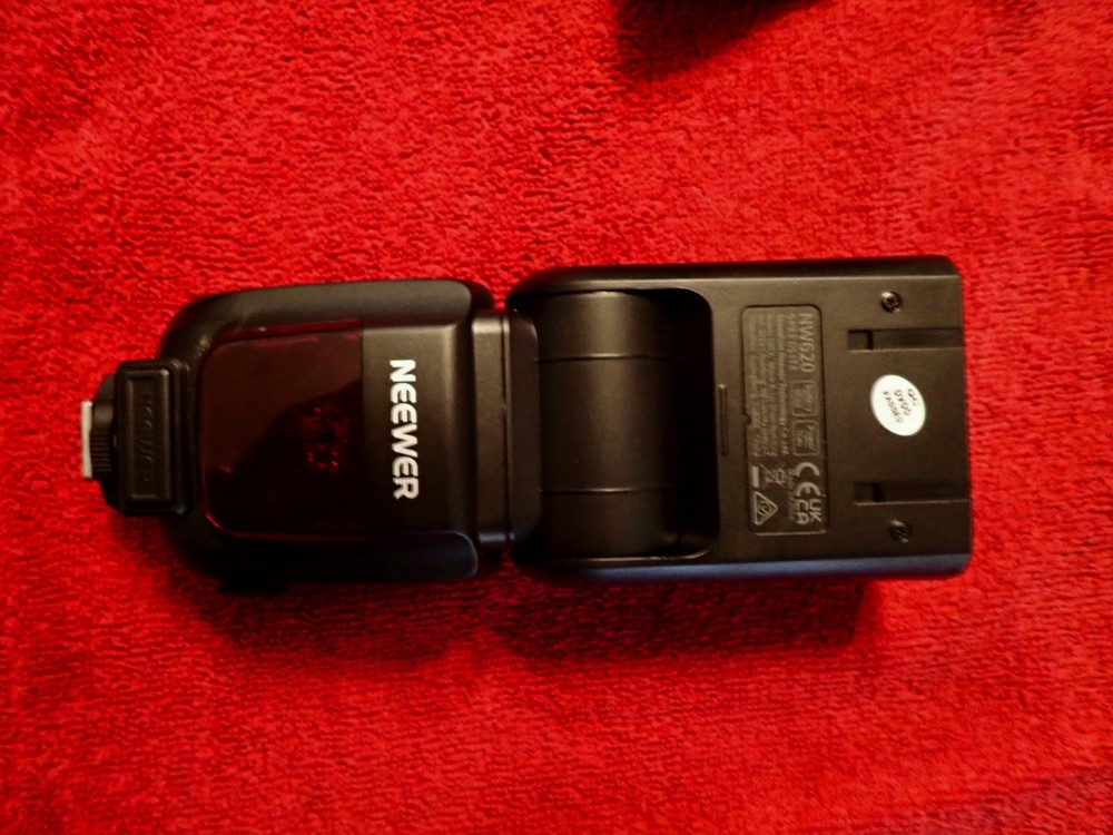 Neewer Speedlight NW 620 Flash Attachment