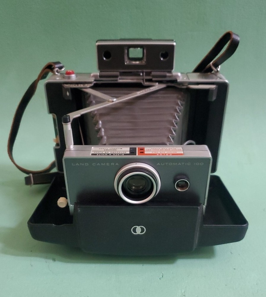 Polaroid Land Camera Automatic 100 Self Containing Plastic Case, Please Read