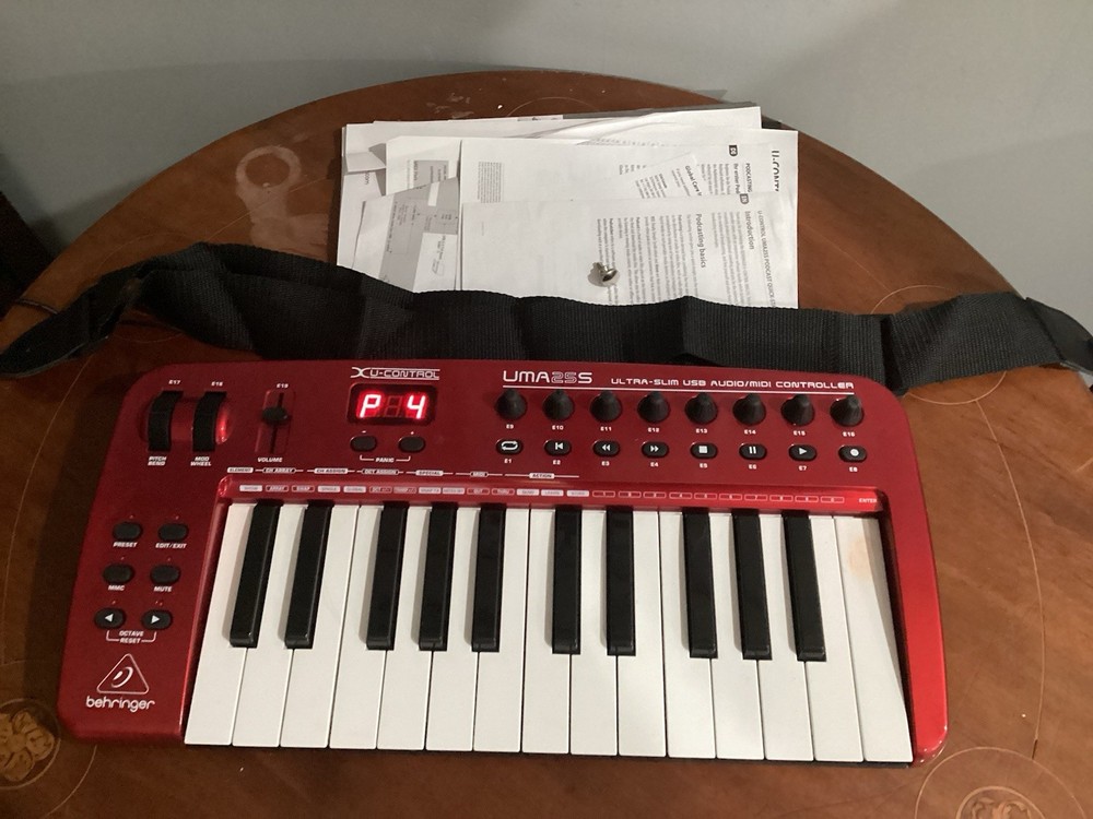 Behringer U-Control UMA25S USB MIDI Controller