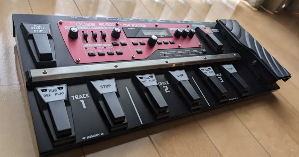 BOSS RC-300 Loop Station Guitar Multi-Effects Pedal