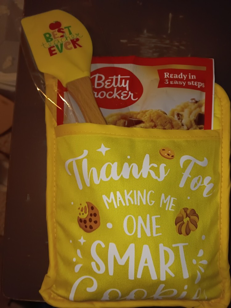 Matching Baking Set Oven Mitt, Spatula No Cookie Package