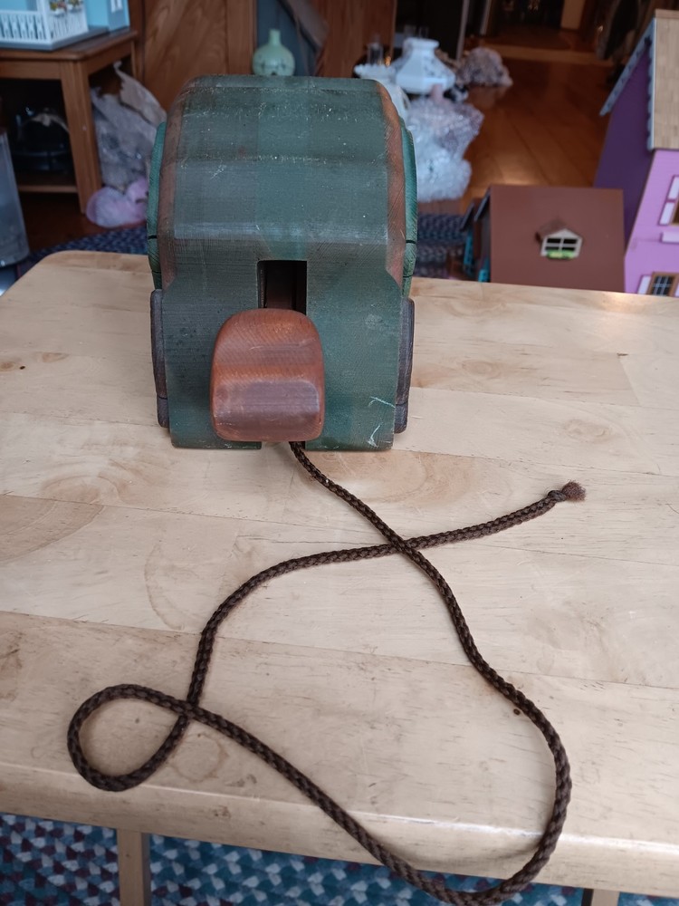 VTG WOODEN TURTLE PULL TOY. 1128