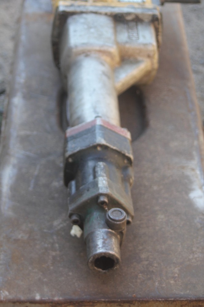 Kango 900 Electric Jackhammer w/box