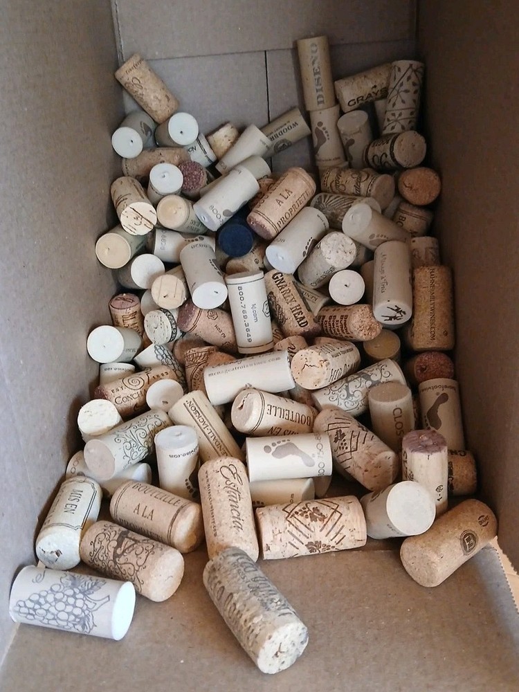 180 Pcs. NATURAL Wine CORKS ASSORTED USED