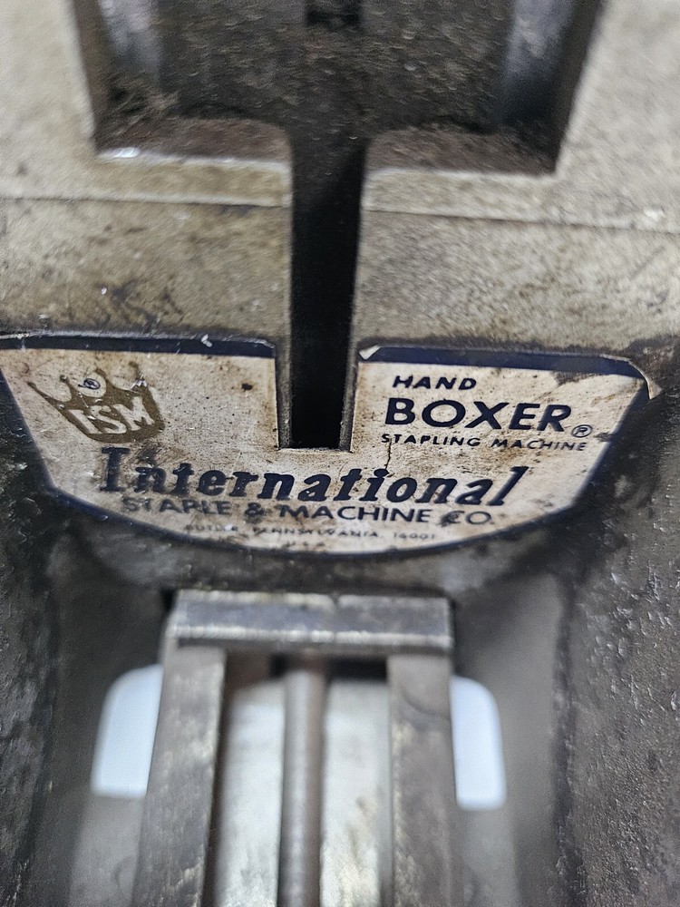 International HB5A56310 Hand Boxer Stapling Machine (Missing Spring)