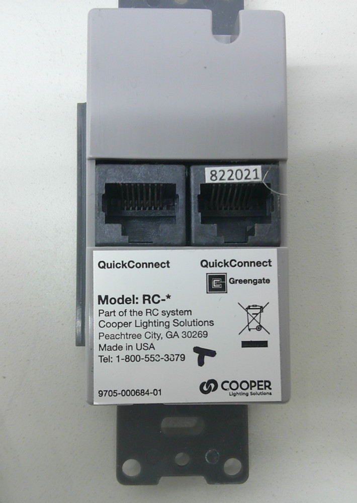 Cooper Lighting Solutions Greengate PDR Custom Wall Station 3 Button