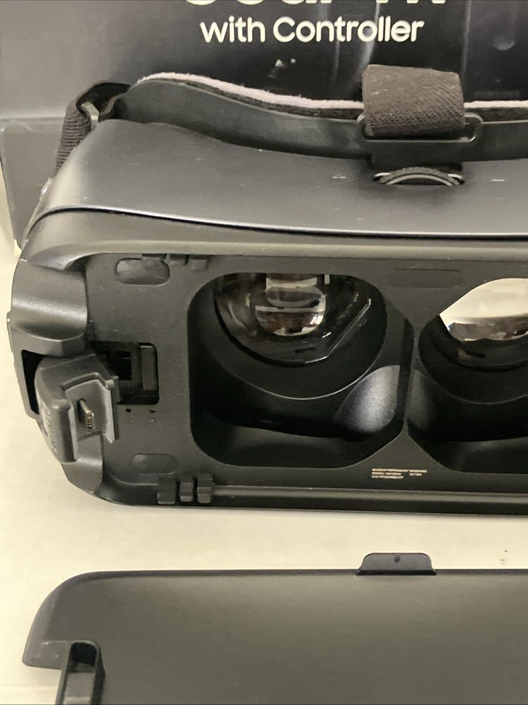 Virtual Reality Samsung SMR324 Gear VR with Controller - Black -Tested-