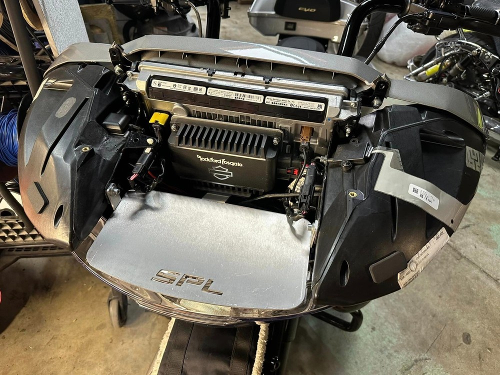 2024+ Road Glide Amp Rack Harley Davidson