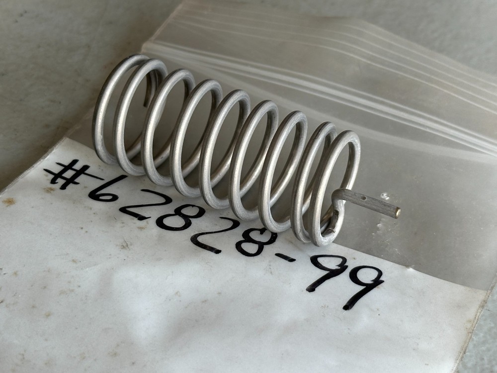 Harley 62828-99 Oil Pan Baffle Spring NOS