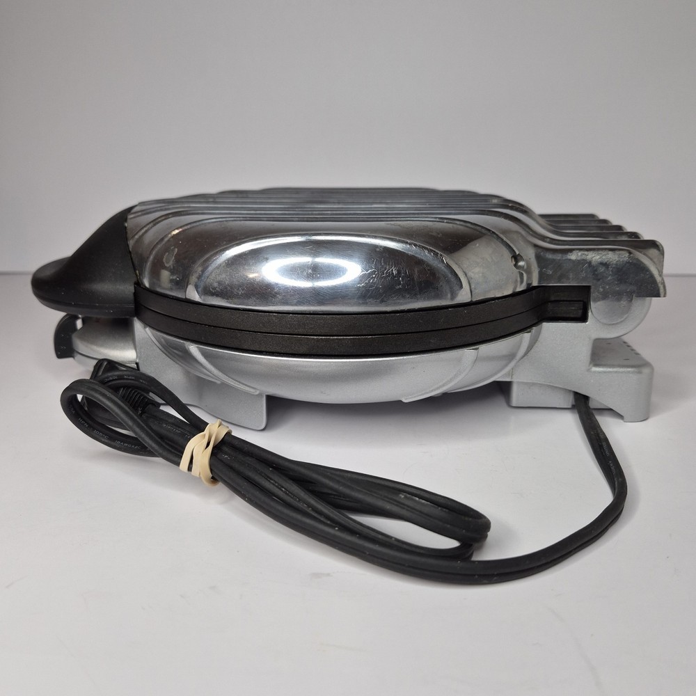 Villaware 2005 Uno Petite Waffler 3 Mini Waffle Maker Read Description